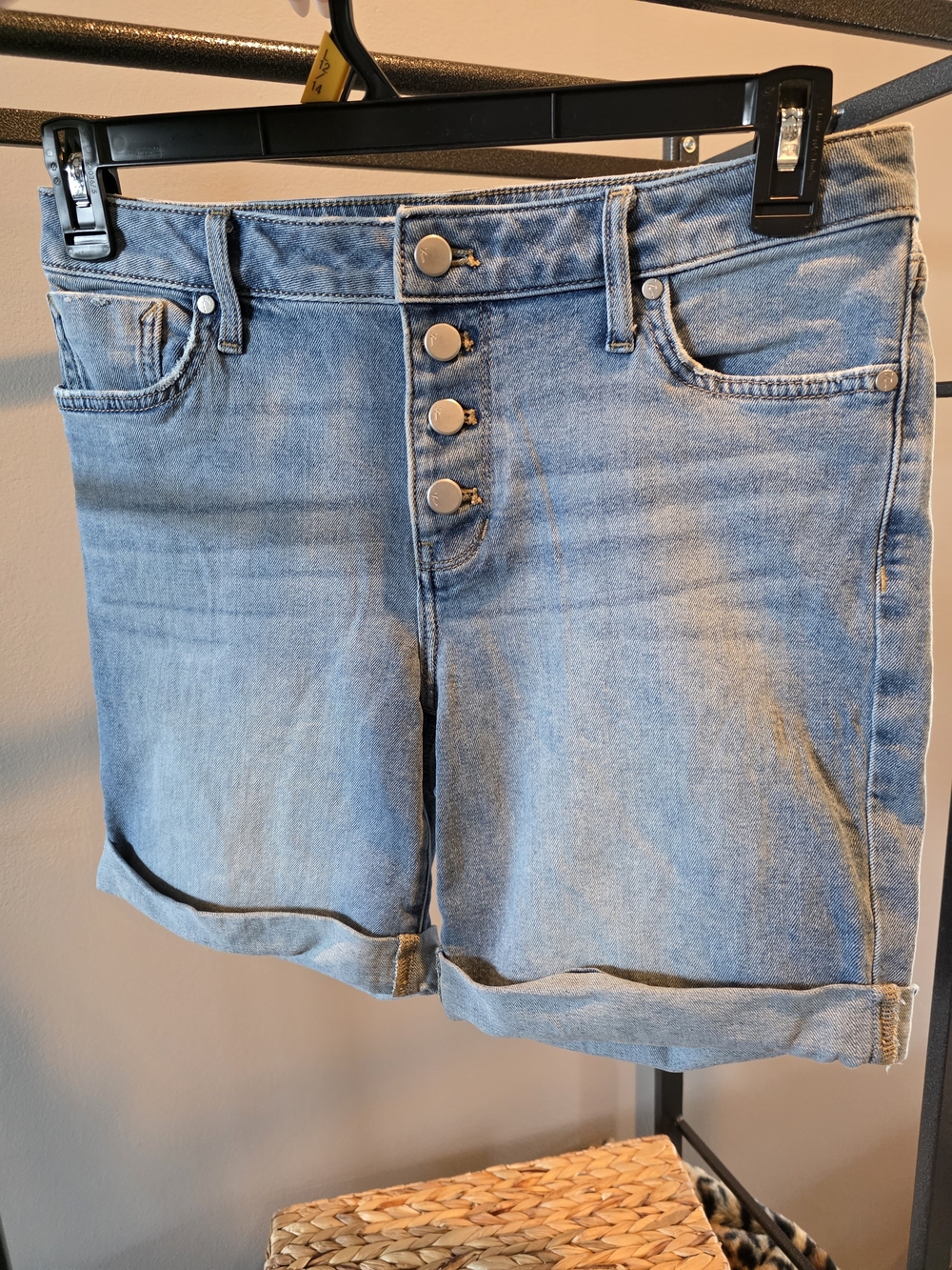 Simply Vera Vera Wang Light Wash Button Fly Denim Shorts - Size 8